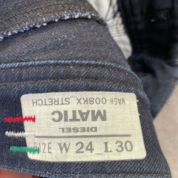 𝅺Diesel Matic Jeans Size 24 Faded Dark Wash Straight Leg - Picture 6 of 10